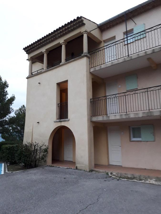 Studio Sur Le Domaine Du Golf De Pont Royal Mallemort Exterior foto